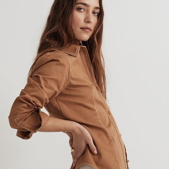 Darted Button-Up Shirt in (Re)generative Chino - Picture 4 of 13
